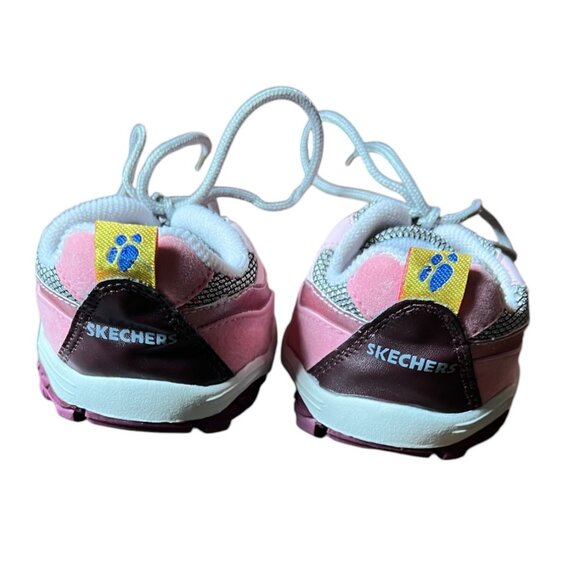 Build-A-Bear Beaded "Hugs" Top, Jeans w/Elastic Waist & Sketchers Sneakers - Picture 4 of 9